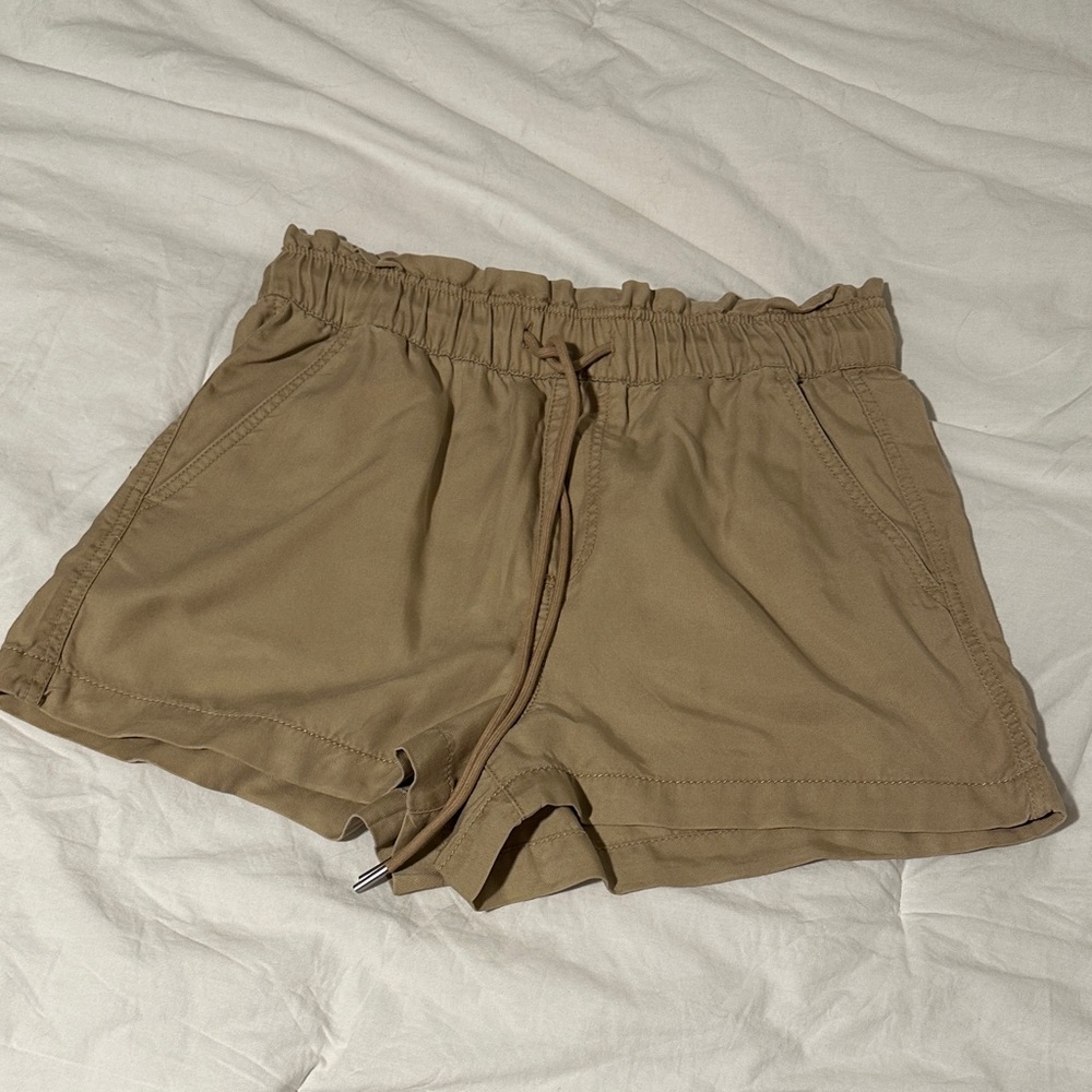 LOFT Tan Shorts - Petite Medium NWT